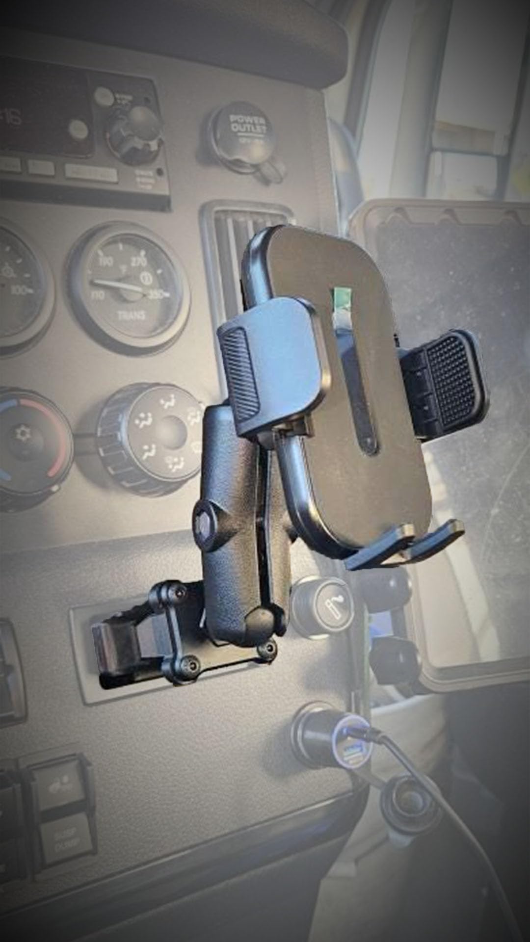 Smash Mount FL, Freightliner Cascadia Phone Holder Kit 2018-2026, 1 inch RAM Compatible Accessories Holder for Semi Truck (Phone Mount Kit